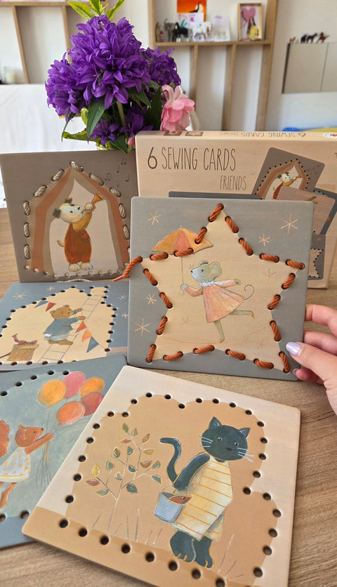 Planse de cusut cu siret. Egmont Toys