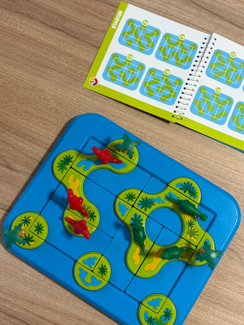 Smart Games - Dinosaurs Mystic Islands, joc de logica cu 80 de provocari