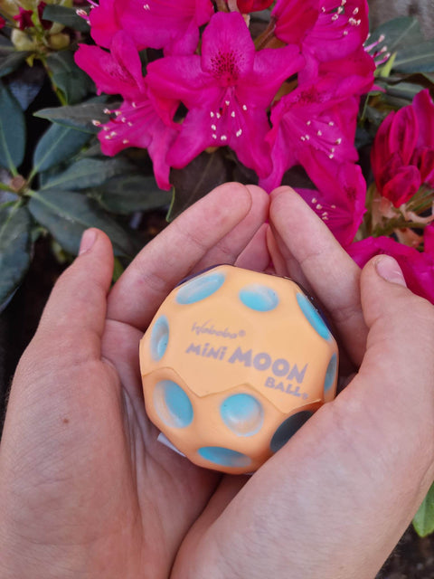 Mini minge hiper saritoare - Waboba Mini Moon Ball, culori asortate