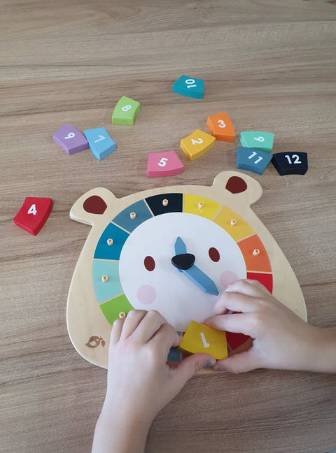 Ceasul Ursul colorat, din lemn premium - Bear Colour Clock - 12 piese colorate - Tender Leaf Toys