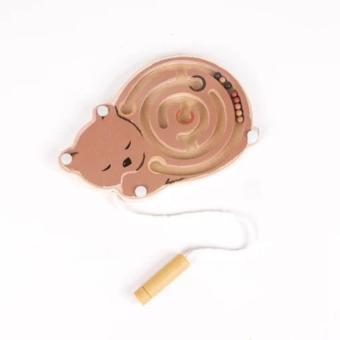Mini labirint magnetic din lemn. Egmont Toys