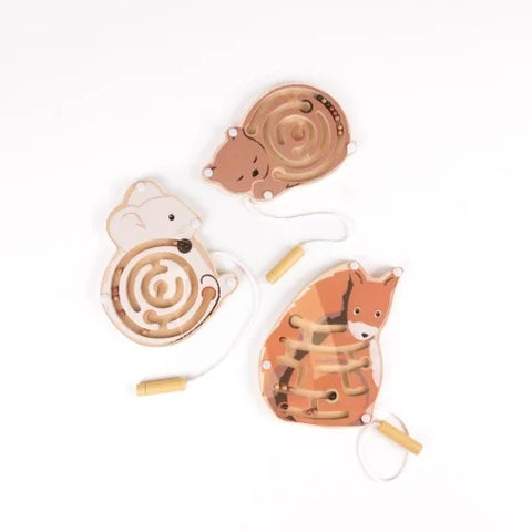 Mini labirint magnetic din lemn. Egmont Toys