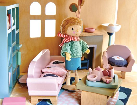 TL8154-dolls-house-sitting-room-furniture-TL8143-mr-goodwood-and-his-dog-TL8126-fantail-hall-1